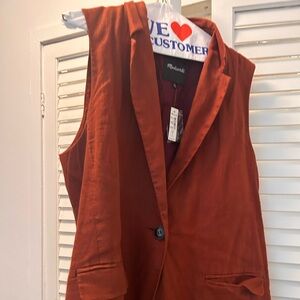 Madewell linen vest in burgundy - tags still on!